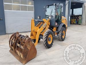 utovarivaci case ih 321f nove gume