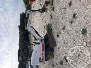 Mini bageri, BOBCAT 325