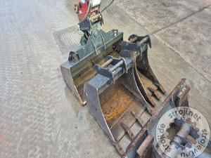 Mini bageri, TAKEUCHI TB225 - 2021 LETNIK - 1365 UR - 3X ŽLICA