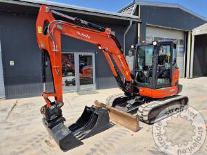 mini bageri kubota kx057 4 2019 letnik 3730 ur powertilt