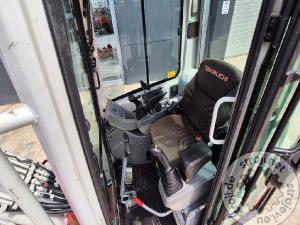Mini bageri, TAKEUCHI TB225 - 2019 LETNIK - 1590 DELOVNIH UR - POWERTILT