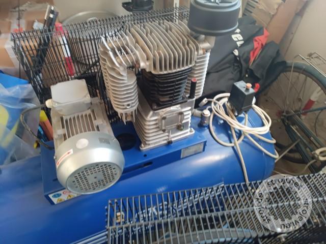 Kompresori klipni, Ostali Batni kompresor GIS model GS35/270/600/CAR/T