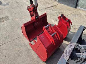 Bageri na kotačima, TAKEUCHI TB295W - POWERTILT - 3X NOVA ŽLICA - 5995 UR - 202