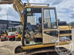 Bageri gusjeničari, CATERPILLAR 318 BLN - 2001 LETNIK - 250CM - 3X ŽLICA