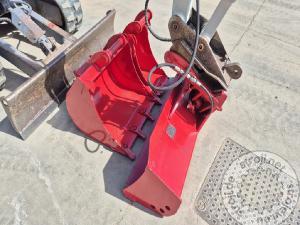 Mini bageri, TAKEUCHI TB230 - LETNIK 2017 - 6445 DELOVNIH UR - 3X ŽLICA