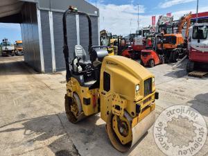 Valjci tandem valjak, CATERPILLAR CB 2.7 - 2018 LETNIK - 800 UR